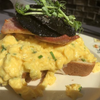 Pepperpot Cafe - Eggs and bacon with added mushroom - Coffee & Tea Near Me - Dublin, D