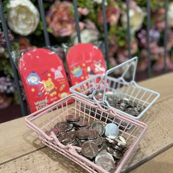Claw & Kitty - Coins to play! - Arcades Near Me - Markham, Ontario Claw & Kitty - Coins to play! - Arcades Near Me - Markham, Ontario