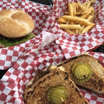 Burger Barn - Burgers Near Me - Dunsmuir, California