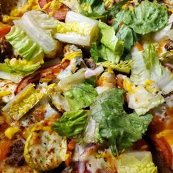 Center Court Pizza & Brew - (Medium) Cheeseburger Pizza