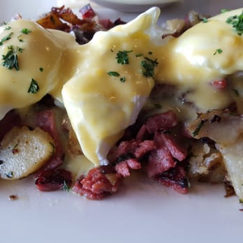 The Scratch Room - Corned beef hash benedict close-up - Breakfast & Brunch Near Me - Anaheim, California The Scratch Room - Corned beef hash benedict close-up - Breakfast & Brunch Near Me - Anaheim, California