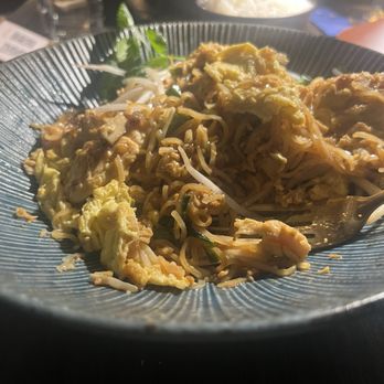 Room Service - Chicken Pad Thai - Japanese Near Me - Milwaukee, Wisconsin