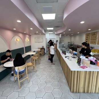 Berry Brand - Inside seating - Acai Bowls Near Me - Tustin, California Berry Brand - Inside seating - Acai Bowls Near Me - Tustin, California