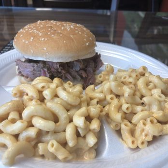 Petty’s BBQ - Pulled pork sandwich w/ Mac n cheese - Barbeque Near Me - Killeen, Texas Petty’s BBQ - Pulled pork sandwich w/ Mac n cheese - Barbeque Near Me - Killeen, Texas