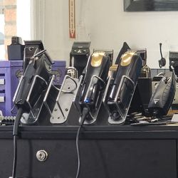 Dave's Barber Shop