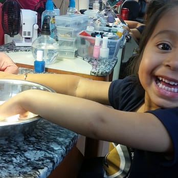 Nails 2000 - Nail Salons Near Me - Milwaukee, Wisconsin