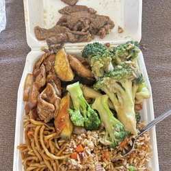 4 item combo plate but looks like I ordered just broccoli as one item instead of beef and broccoli.