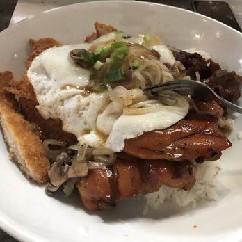 Da Kitchen Maui - Huge loco moco - Hawaiian Near Me - Kihei, Hawaii