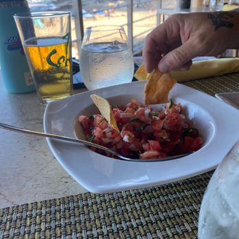 7 Seas - Huge plate of salsa served with 2 chips. - Seafood Near Me - San José del Cabo, BCS 7 Seas - Huge plate of salsa served with 2 chips. - Seafood Near Me - San José del Cabo, BCS