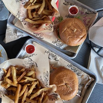 The Cove - Burgers and fries - Vegetarian Near Me - San Antonio, Texas