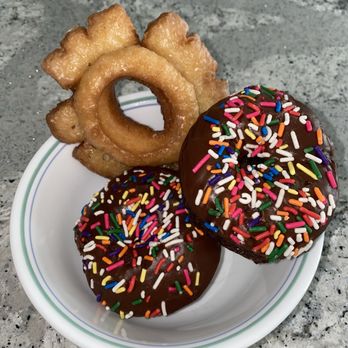 Foothills Donuts - Bakeries Near Me - Roseville, California
