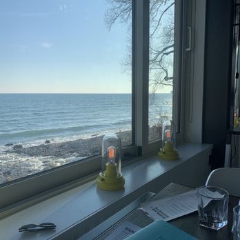 Drake Devonshire - Window view - Hotels Near Me - Wellington, Ontario