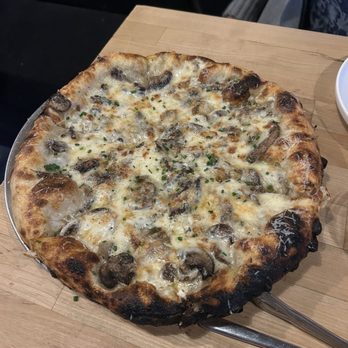 1929 Pizza and Wine - Mushroom pizza - Pizza Near Me - Edwardsville, Illinois
