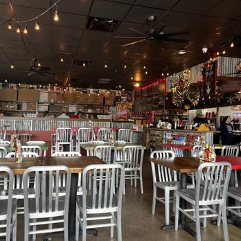 Taco Mama - Gulf Breeze - Counter - Tacos Near Me - Gulf Breeze, Florida