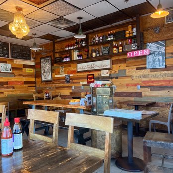 It's Pho - Dining area - Vietnamese Near Me - Los Angeles, California It's Pho - Dining area - Vietnamese Near Me - Los Angeles, California