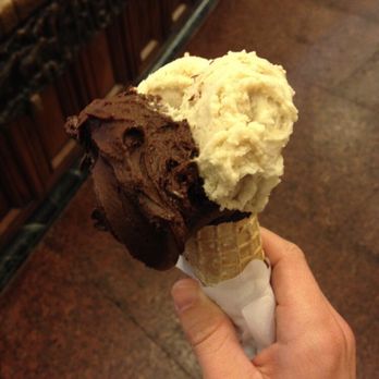 Giolitti - 2 flavors (pistachio and chocolate) - Ice Cream & Frozen Yogurt Near Me - Rome, RM