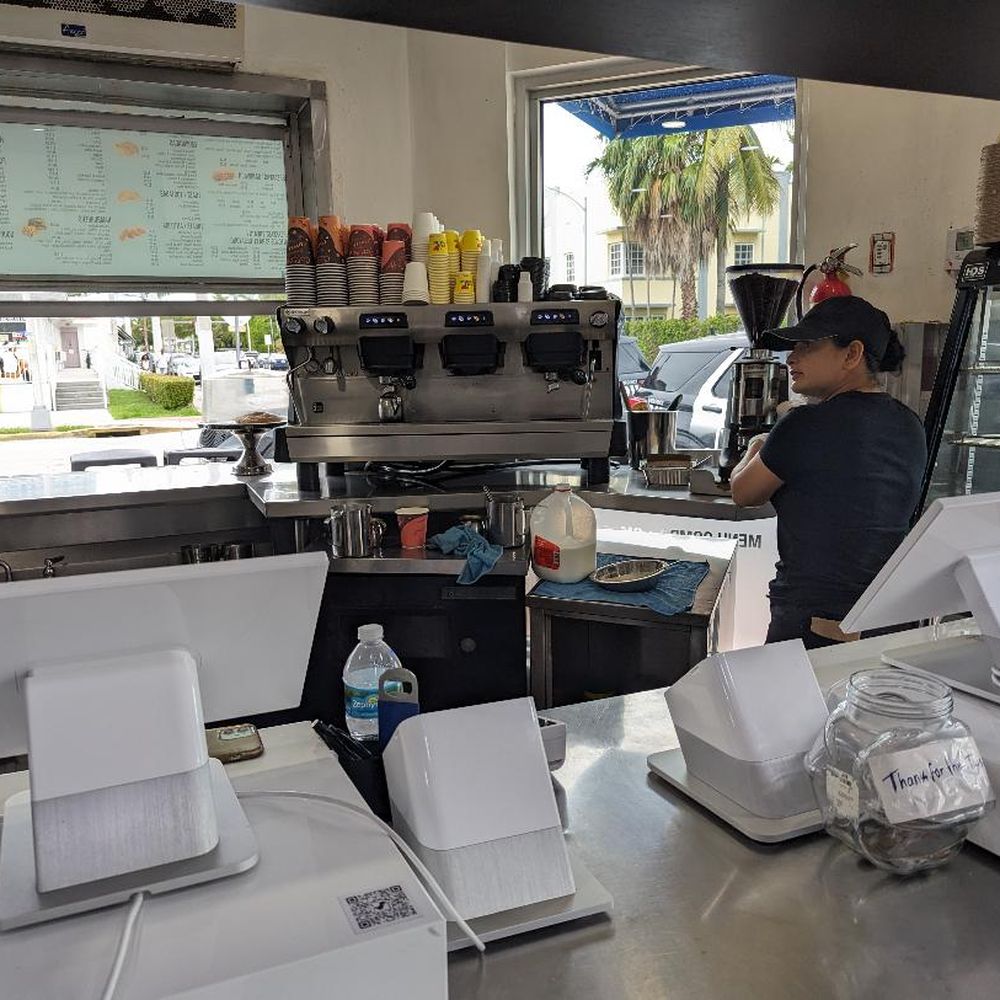 Las Olas Cafe - Popular walk-up window for coffee and snacks - Cuban Near Me - Miami Beach, Florida