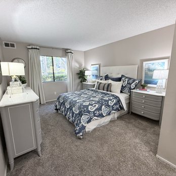 Parcwood Apartments - Model bedroom - Apartments Near Me - Corona, California Parcwood Apartments - Model bedroom - Apartments Near Me - Corona, California