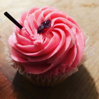 Carolina Cupcakery - Cosmopolitan - Bakeries Near Me - CHESAPEAKE, Virginia