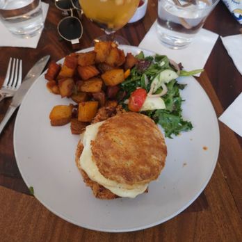 Bird in Hand - Fried chicken with biscuit - Cocktail Bars Near Me - New York, New York Bird in Hand - Fried chicken with biscuit - Cocktail Bars Near Me - New York, New York