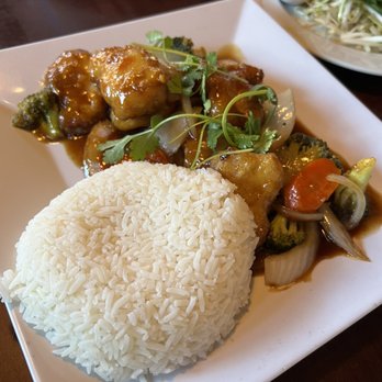 Thai Sapa - Orange chicken - the chicken looked like chicken nuggets - Thai Near Me - Springdale, Utah