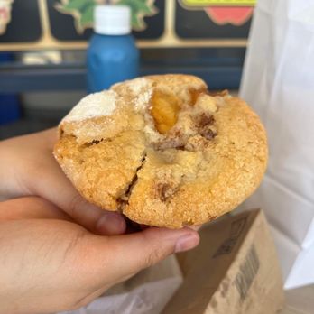 Big Apple Bagels - Apple pie muffin - meh - Bagels Near Me - Castro Valley, California