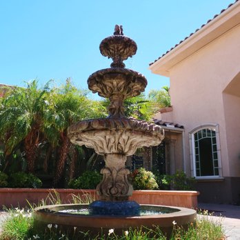 California Realty and Mortgage Group - Beautiful courtyard visible from the California Realty and Mortgage Group office - Mortgage Brokers Near Me - Temecula, California California Realty and Mortgage Group - Beautiful courtyard visible from the California Realty and Mortgage Group office - Mortgage Brokers Near Me - Temecula, California