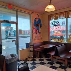 Arbetter Hotdogs - Inside