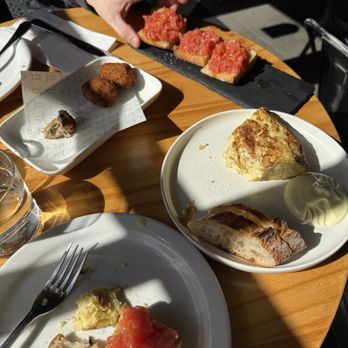 Destapas - Pincho de Tortilla /Spanish omelet, Wild mushrooms croquetas, pan con tomate - Spanish Near Me - San Francisco, California Destapas - Pincho de Tortilla /Spanish omelet, Wild mushrooms croquetas, pan con tomate - Spanish Near Me - San Francisco, California