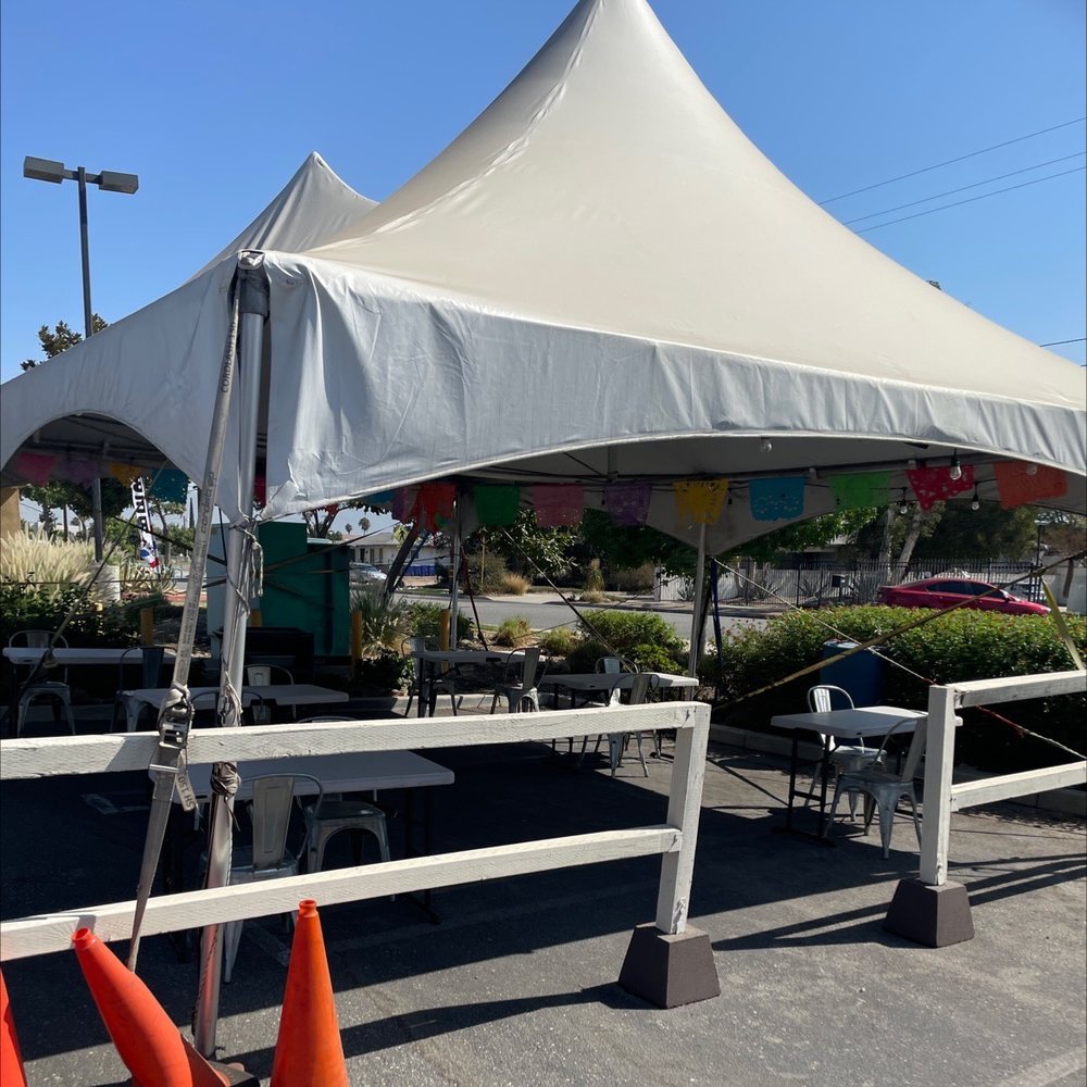La Tapatia Mexican Grill