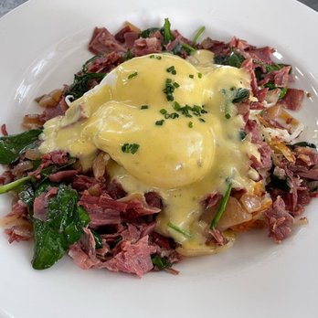 Boon Fly Cafe - Corned beef hash with poached eggs - American Near Me - Napa, California