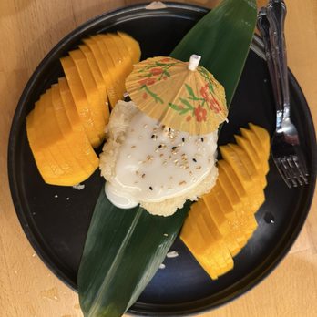 Chiang Rai - Mango Mango with Sweet Sticky Rice - Thai Near Me - Long Beach, California Chiang Rai - Mango Mango with Sweet Sticky Rice - Thai Near Me - Long Beach, California