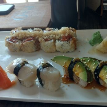 E+O Kitchen - Hyde Park - The salmon, scallop, and avocado nigiri - definitely recommend the avocado. And a spicy tuna roll - Sushi Bars Near Me - Cincinnati, Ohio