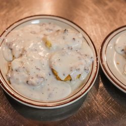 Hole 'n One - Great food, friendly service, and a welcoming atmosphere--Hole 'n One is your go-to spot for breakfast, lunch, and everything in between.