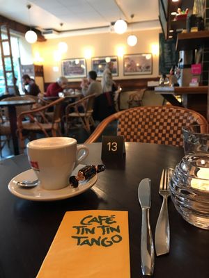 Café Tin Tin Tango by null