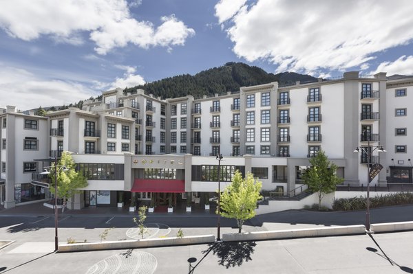 Sofitel Queenstown Hotel and Spa by null