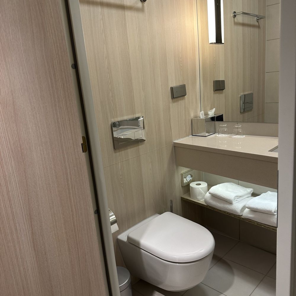 MOXY Munich Airport - functional bathroom - Hotels Near Me - Oberding Schwaig, BY MOXY Munich Airport - functional bathroom - Hotels Near Me - Oberding Schwaig, BY