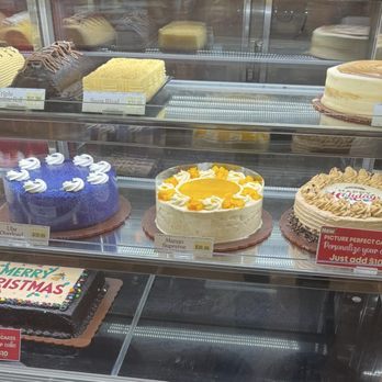 Red Ribbon Bakeshop - Cakes cakes cakes! - Bakeries Near Me - Virginia Beach, Virginia