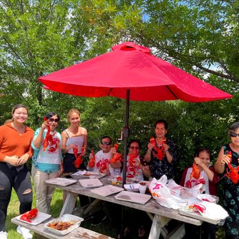Maine Lobster Outlet - Plenty of lobsters to share! - Seafood Markets Near Me - York, Maine Maine Lobster Outlet - Plenty of lobsters to share! - Seafood Markets Near Me - York, Maine