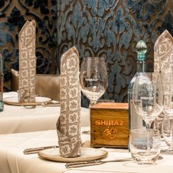 Shiraz - Gedeckter Tisch im Restaurant Shiraz.