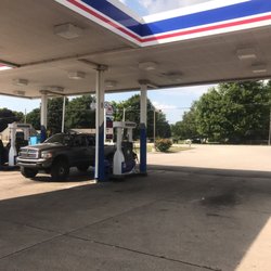Mae's Mart - Gas price