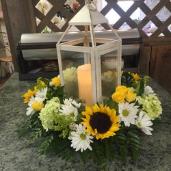 Village Flower Shop - Fun centerpiece