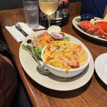 Boston Sail Loft - Lobster Mac and Cheese - Bars Near Me - Boston, Massachusetts