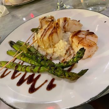 Gatsby's Landing Times Square - scallops special - New American Near Me - New York, New York