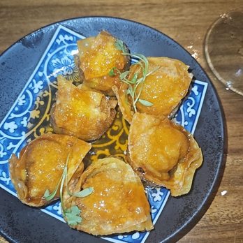 Sei Less - Crispy Chicken Wontons (6) - Chinese Near Me - New York, New York Sei Less - Crispy Chicken Wontons (6) - Chinese Near Me - New York, New York