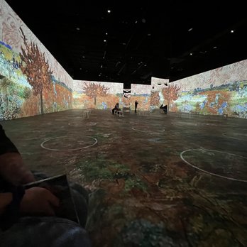 Immersive Van Gogh Exhibit Columbus - Museums Near Me - Columbus, Ohio