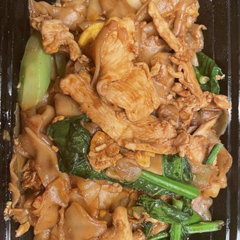 Kin Dee Bothell - Pad See Ew w/ chicken - Thai Near Me - Bothell, Washington