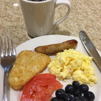 Best Western Plus Chemainus Inn - Breakfast - Hotels Near Me - Chemainus, British Columbia Best Western Plus Chemainus Inn - Breakfast - Hotels Near Me - Chemainus, British Columbia