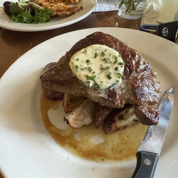 The Schooner Restaurant & Lounge - Angus steak and potatoes - Seafood Near Me - Netars, Oregon