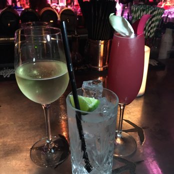 Ophelia - Moscato. Vodka soda, Rose Fizz - Tapas Bars Near Me - Hong Kong, HK